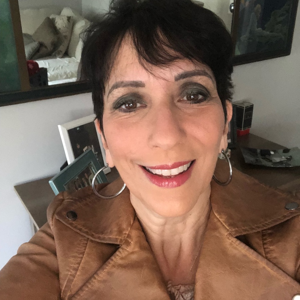 Meet your Posher, Elena